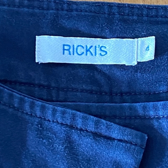 Cropped trousers - Picture 1 of 2